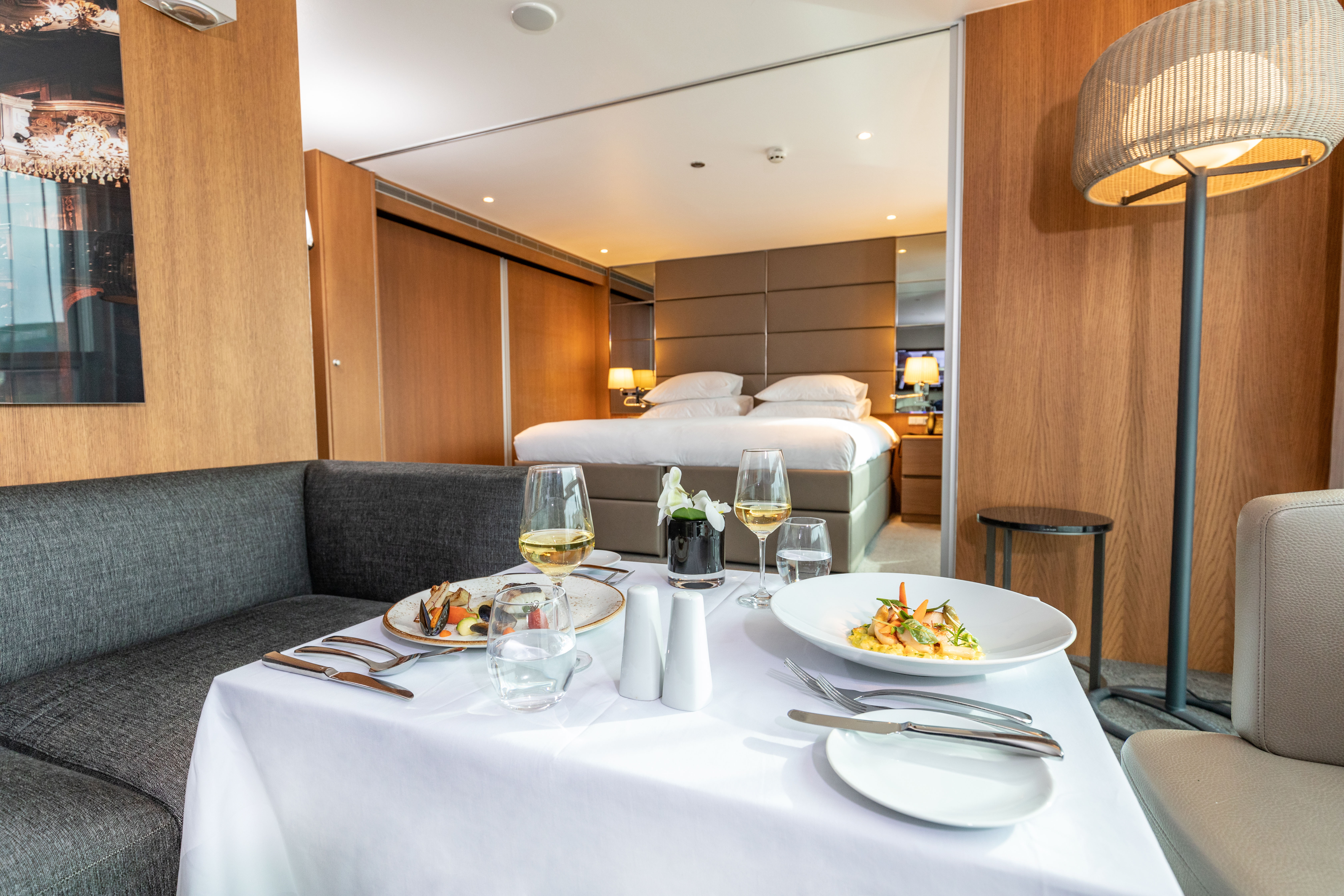 CRUCEROS FLUVIALES DE LUJO SCENIC RIVER LUXURY CRUISES RHINE DANUBE RIVER CRUISES SCENIC CRUISES #CrucerosDeLujo #CrucerosFluviales #CrucerosFluvialesDeLujo #ScenicRiverCruises #ScenicCruises #Scenic #Cruceros #LuxuryCruises #LuxuryTravel #Cruceroclick